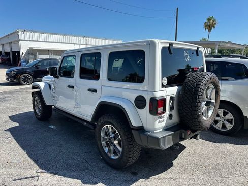 Used 2020 Jeep Wrangler Unlimited Sahara AWD/4WD image 10