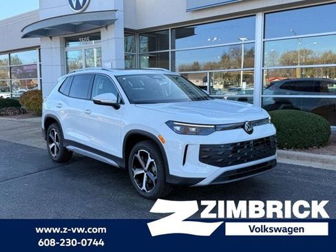 New 2026 Volkswagen Tiguan SE image 1