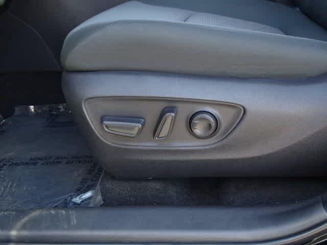 Used 2025 Toyota RAV4 XLE w/ Convenience Package FWD image 17
