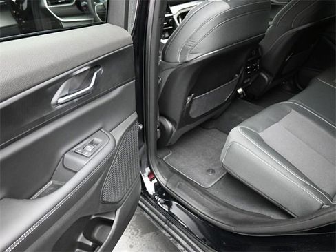 New 2025 Jeep Grand Cherokee Laredo X w/ Luxury Tech Group I image 16