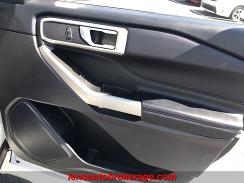 Used 2022 Ford Explorer XLT w/ Equipment Group 202A image 22