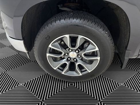 Certified 2024 Chevrolet Silverado 1500 LT AWD/4WD image 9
