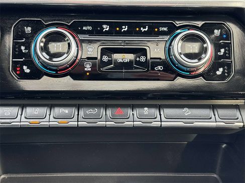 Used 2024 GMC Sierra 2500 Denali w/ Denali Reserve Package image 24