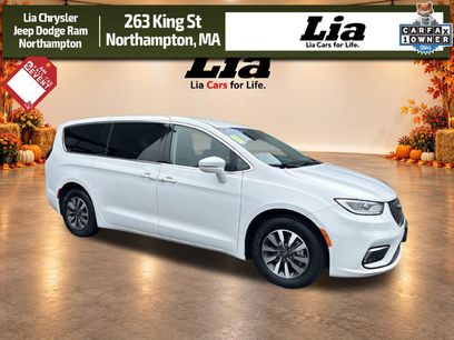 Certified 2022 Chrysler Pacifica Touring-L