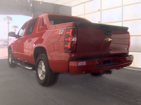 Used 2008 Chevrolet Avalanche LT w/ Convenience Package #1 AWD/4WD image 6