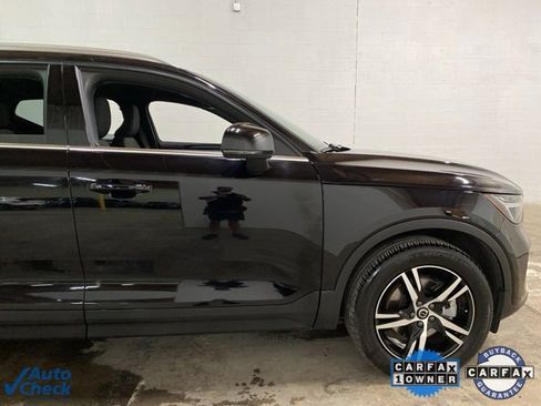 Used 2025 Volvo XC40 B5 Core image 88