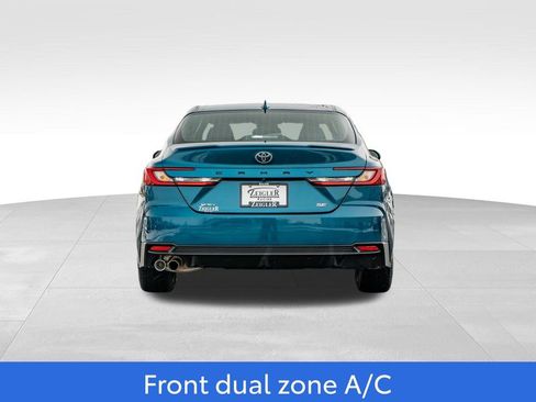Used 2025 Toyota Camry SE image 6