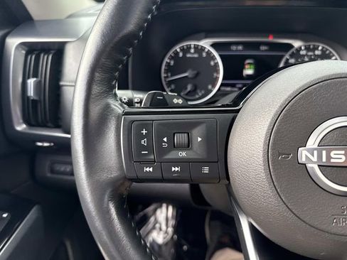 Used 2023 Nissan Pathfinder SL image 32