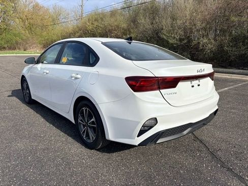 Used 2023 Kia Forte LXS image 3