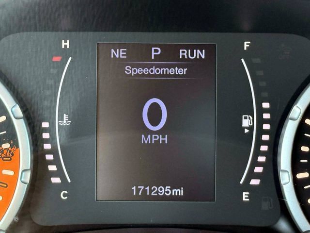 Used 2017 Jeep Renegade Latitude w/ Cold Weather Group AWD/4WD image 23
