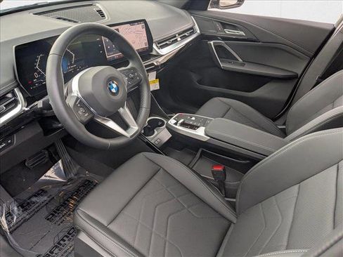 Used 2025 BMW X1 xDrive28i w/ Convenience Package image 3