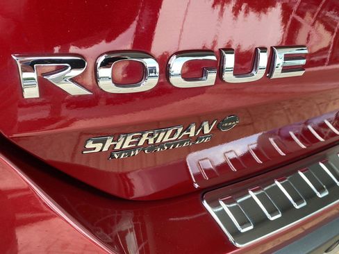 Used 2019 Nissan Rogue SV w/ Premium Package AWD/4WD image 8