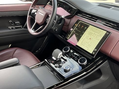 Used 2023 Land Rover Range Rover Sport SE Dynamic image 13