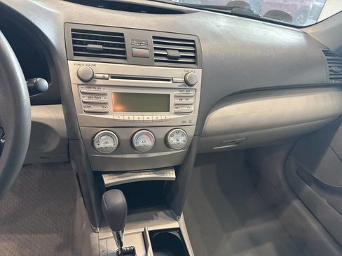 Used 2011 Toyota Camry LE w/ LE Extra-Value Pkg image 25