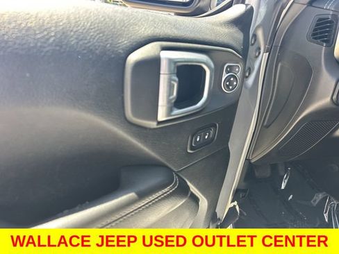 Used 2020 Jeep Wrangler Unlimited Sahara w/ LED Lighting Group AWD/4WD image 17