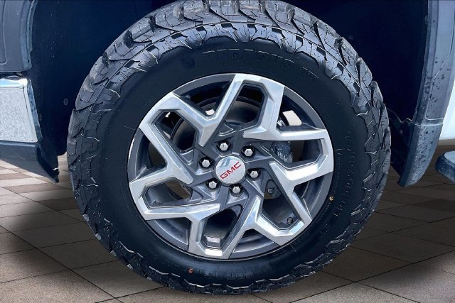Used 2023 GMC Sierra 1500 SLT w/ SLT Premium Plus Package AWD/4WD image 9