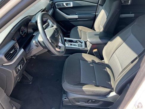 Used 2023 Ford Explorer XLT RWD image 12