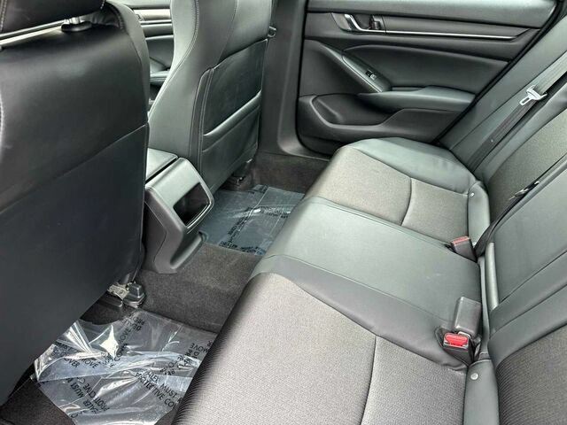 Used 2018 Honda Accord Sport image 13