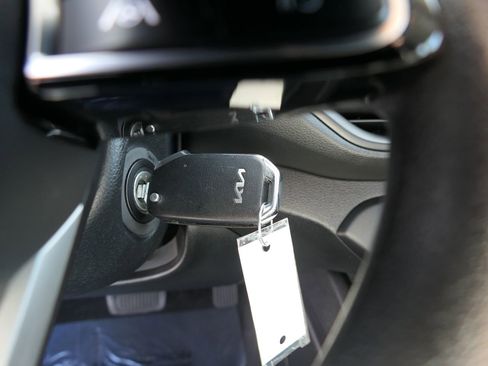 Used 2024 Kia Forte LXS w/ LXS Technology Package image 16