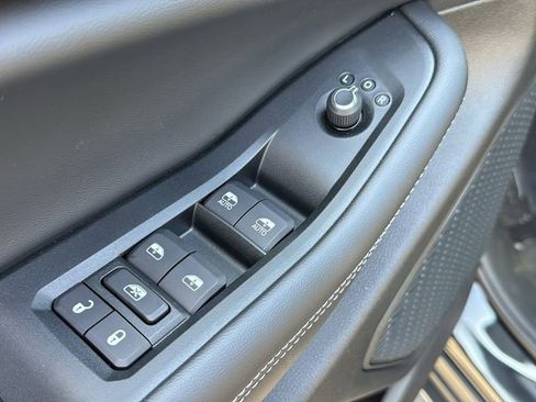 New 2025 Jeep Grand Cherokee Altitude image 20