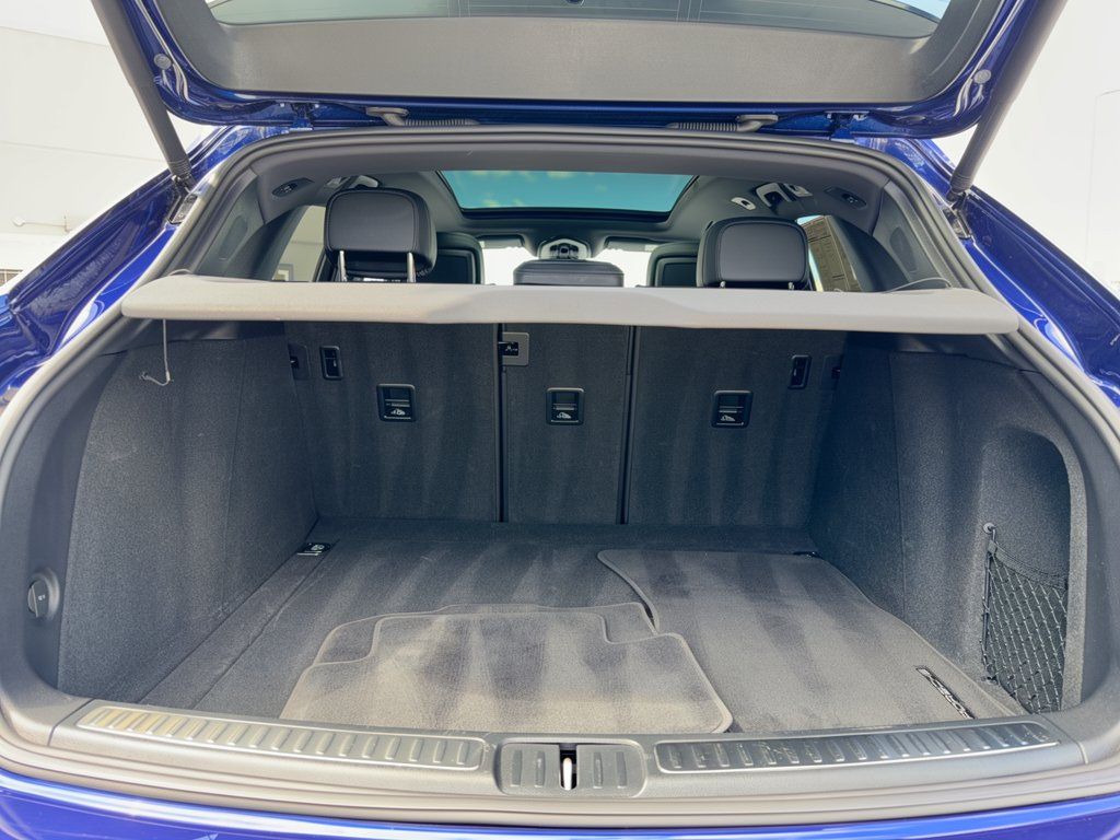 Certified 2024 Porsche Macan AWD/4WD image 28