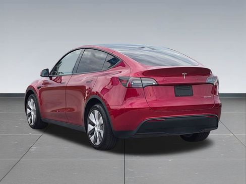 Used 2024 Tesla Model Y Long Range AWD/4WD image 4