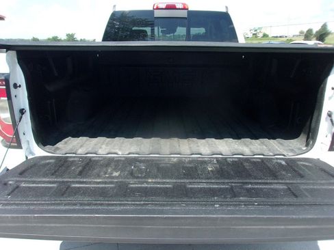 Used 2018 GMC Sierra 1500 SLT AWD/4WD image 9