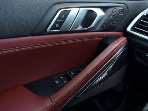 Used 2022 BMW X6 M50i w/ Executive Package image 22