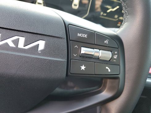 Used 2025 Kia K4 EX image 28