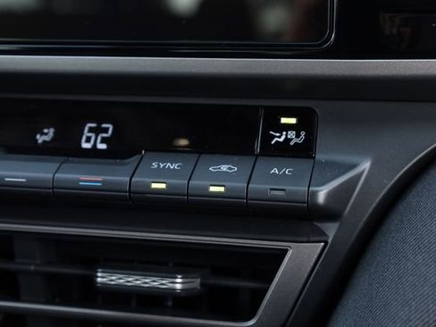 Used 2025 Toyota Camry LE image 26