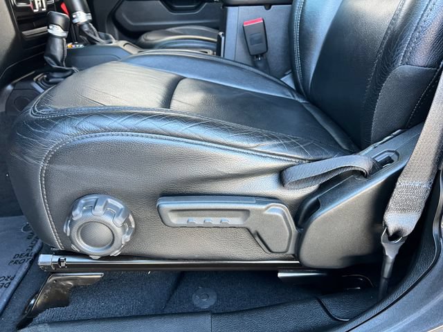 Used 2018 Jeep Wrangler Unlimited Sahara AWD/4WD image 27