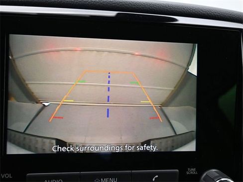 Used 2024 Nissan Titan SV w/ SV Convenience Package image 13