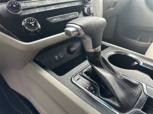 Used 2020 Kia Sedona LX image 21