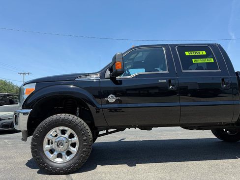 Used 2016 Ford F250 Lariat w/ Lariat Ultimate Package AWD/4WD image 9