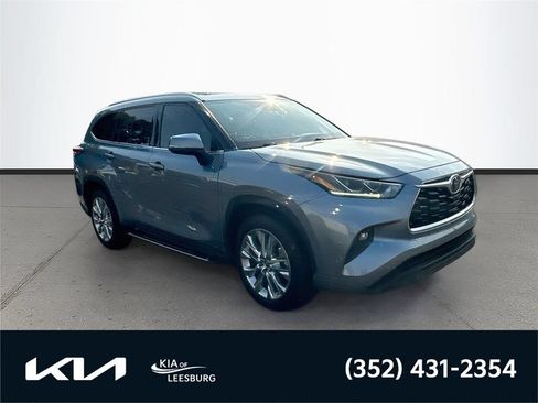 Used 2020 Toyota Highlander Limited FWD image 1