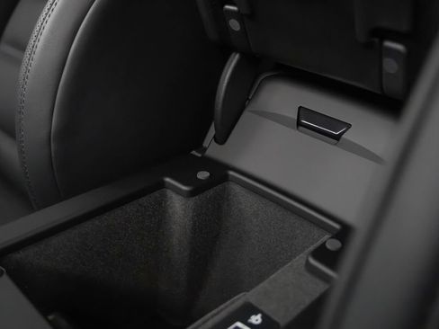 Certified 2025 Porsche Macan S AWD/4WD image 25