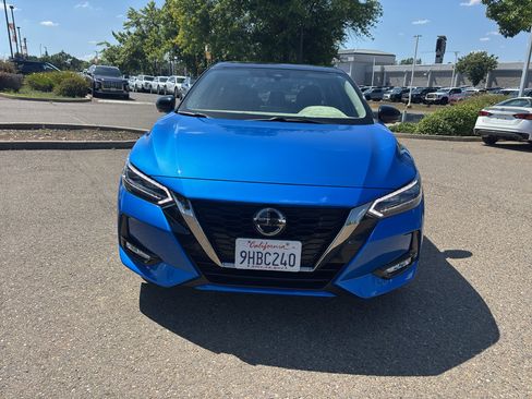 Used 2023 Nissan Sentra SR w/ SR Premium Package FWD image 2
