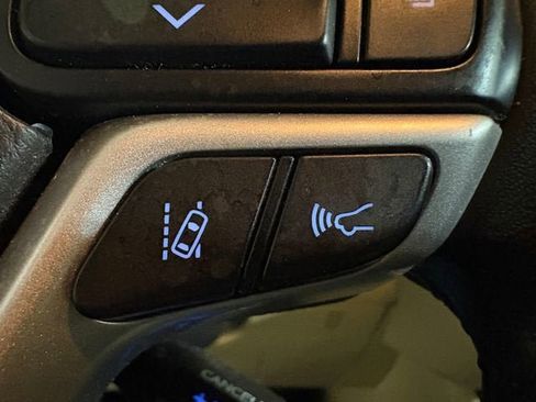 Used 2017 Toyota Highlander XLE image 18