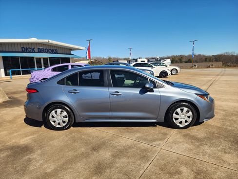 Used 2021 Toyota Corolla L image 3