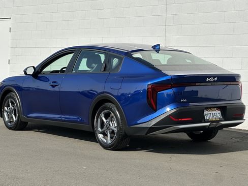Used 2025 Kia K4 LXS image 6