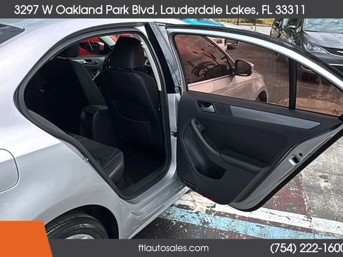 Used 2014 Volkswagen Jetta SEL FWD image 24