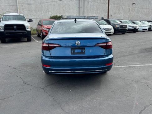 Used 2020 Volkswagen Jetta R-Line FWD image 4