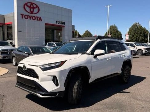 Used 2025 Toyota RAV4 SE AWD/4WD image 1
