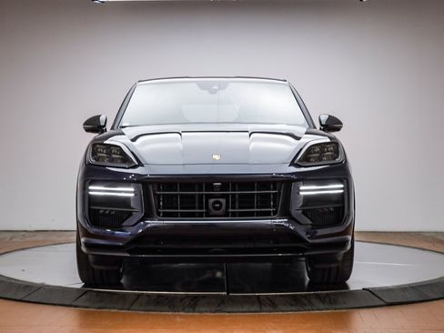 Used 2024 Porsche Cayenne Turbo GT image 11