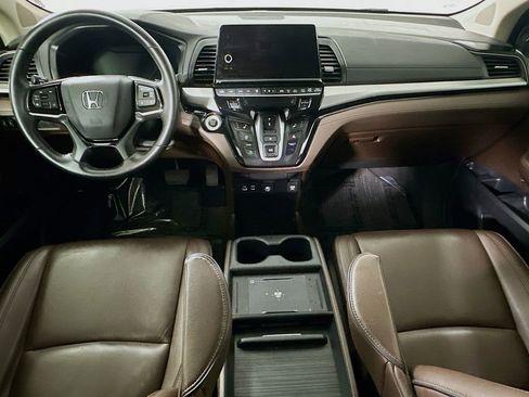 Used 2025 Honda Odyssey Touring image 17