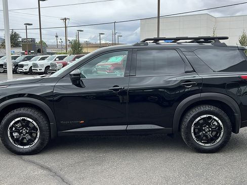 Used 2025 Nissan Pathfinder Rock Creek AWD/4WD image 8