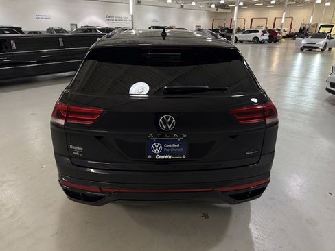 Certified 2023 Volkswagen Atlas Cross Sport SEL R-Line AWD/4WD image 8
