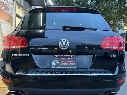 Used 2012 Volkswagen Touareg TDI image 4