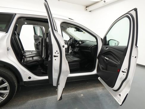 Used 2018 Ford Escape Titanium w/ Ford Safe & Smart Package AWD/4WD image 29