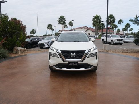Used 2021 Nissan Rogue Platinum image 6